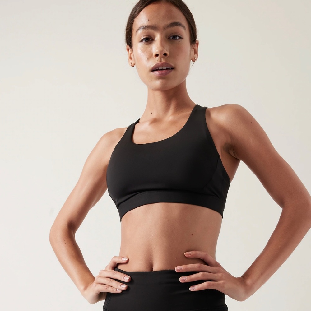 Athleta Ultimate Sports Bra in Black D-DD